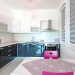 Apartament Family With Huge Terrace And Hot Tub - Franka *