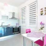 Family With Huge Terrace And Hot Tub - Franka Apartament