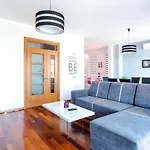 Family With Huge Terrace And Hot Tub - Franka Apartament Split