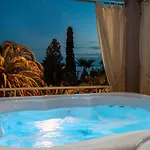 Family With Huge Terrace And Hot Tub - Franka