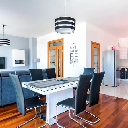 Family With Huge Terrace And Private Hot Tub - Franka * 스플리트