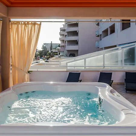 Daire Family With Huge Terrace And Hot Tub - Franka