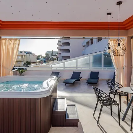 아파트 Family With Huge Terrace And Private Hot Tub - Franka 스플리트