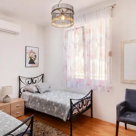 아파트 Family With Huge Terrace And Private Hot Tub - Franka 스플리트